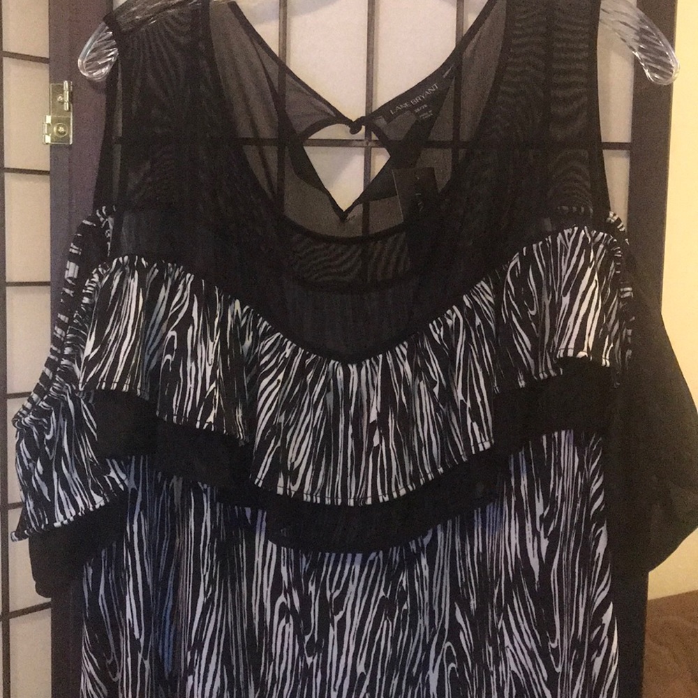 Lane Bryant cold shoulder top 26/28